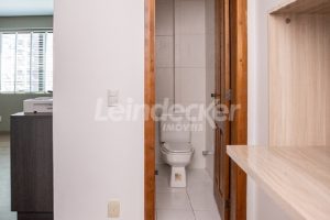 Sala para alugar com 31m², 1 vaga no bairro Três Figueiras em Porto Alegre - Foto 15