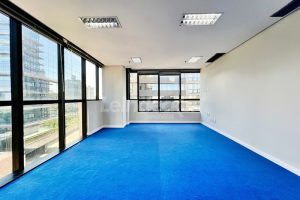 Sala para alugar com 52m², 1 vaga no bairro Três Figueiras em Porto Alegre - Foto 1