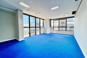 Sala para alugar com 52m², 1 vaga no bairro Três Figueiras em Porto Alegre - Foto 2