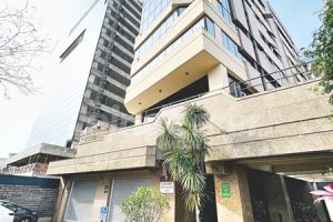 Sala para alugar com 52m², 1 vaga no bairro Três Figueiras em Porto Alegre - Foto 12