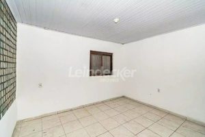 Casa Comercial para alugar com 180m², 4 dormitórios, 2 vagas no bairro Camaqua em Porto Alegre - Foto 6