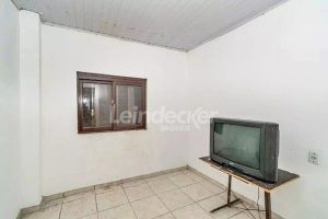 Casa Comercial para alugar com 180m², 4 dormitórios, 2 vagas no bairro Camaqua em Porto Alegre - Foto 8