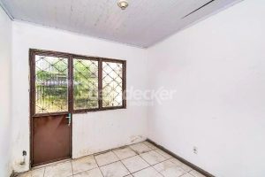 Casa Comercial para alugar com 180m², 4 dormitórios, 2 vagas no bairro Camaqua em Porto Alegre - Foto 9