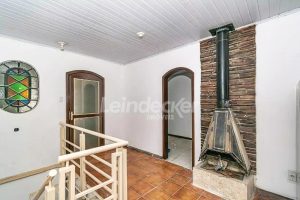 Casa Comercial para alugar com 180m², 4 dormitórios, 2 vagas no bairro Camaqua em Porto Alegre - Foto 16