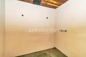 Casa Comercial para alugar com 180m², 4 dormitórios, 2 vagas no bairro Camaqua em Porto Alegre - Foto 17