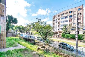 Casa Comercial para alugar com 180m², 4 dormitórios, 2 vagas no bairro Camaqua em Porto Alegre - Foto 19