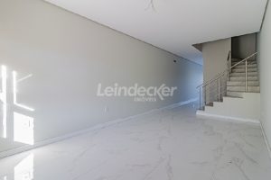 Casa para alugar com 108m², 2 dormitórios, 1 vaga no bairro Hipica em Porto Alegre - Foto 2