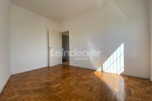 Apartamento para alugar com 59m², 2 dormitórios no bairro São Geraldo em Porto Alegre - Foto 11