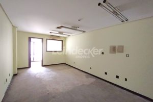 Sala para alugar com 96m², 2 vagas no bairro Centro em Porto Alegre - Foto 2