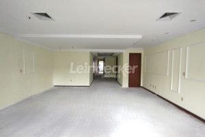 Sala para alugar com 96m², 2 vagas no bairro Centro em Porto Alegre - Foto 3