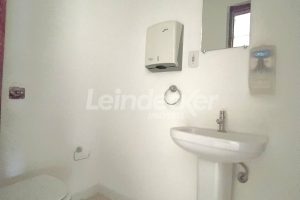 Sala para alugar com 96m², 2 vagas no bairro Centro em Porto Alegre - Foto 5
