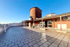 Conjunto para alugar com 200m², 1 vaga no bairro Floresta em Porto Alegre - Foto 3