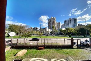 Sala para alugar com 55m², 1 vaga no bairro Menino Deus em Porto Alegre - Foto 4