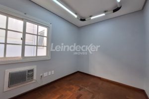 Casa Comercial para alugar com 231m², 4 vagas no bairro Centro em Porto Alegre - Foto 11