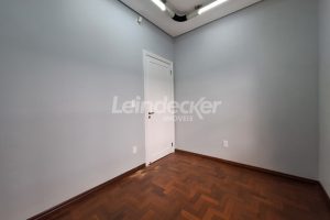 Casa Comercial para alugar com 231m², 4 vagas no bairro Centro em Porto Alegre - Foto 17