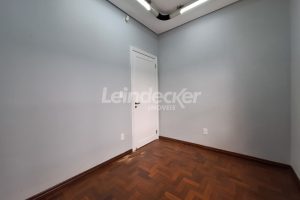 Casa Comercial para alugar com 231m², 4 vagas no bairro Centro em Porto Alegre - Foto 19