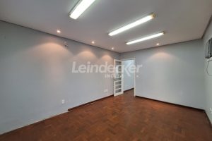 Casa Comercial para alugar com 231m², 4 vagas no bairro Centro em Porto Alegre - Foto 23