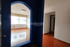 Apartamento para alugar com 84m², 2 dormitórios no bairro Medianeira em Porto Alegre - Foto 2