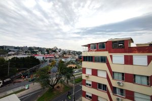 Apartamento para alugar com 84m², 2 dormitórios no bairro Medianeira em Porto Alegre - Foto 7