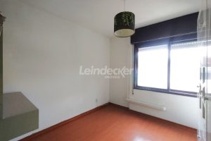 Apartamento para alugar com 84m², 2 dormitórios no bairro Medianeira em Porto Alegre - Foto 15