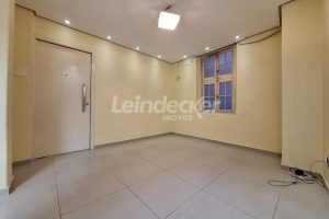 Sala para alugar com 103m² no bairro Centro em Porto Alegre - Foto 1