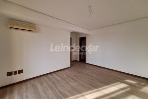 Cobertura para alugar com 262m², 3 dormitórios, 2 vagas no bairro Menino Deus em Porto Alegre - Foto 10