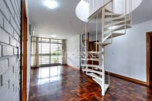 Casa Comercial para alugar com 361m², 3 dormitórios, 5 vagas no bairro Três Figueiras em Porto Alegre - Foto 11