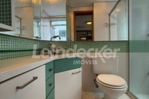 Apartamento para alugar com 72m², 2 dormitórios, 2 vagas no bairro Boa Vista em Porto Alegre - Foto 14