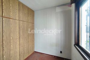 Casa para alugar com 249m², 4 dormitórios, 2 vagas no bairro Chácara das Pedras em Porto Alegre - Foto 11