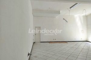 Loja para alugar com 64m², 2 vagas no bairro Teresópolis em Porto Alegre - Foto 3