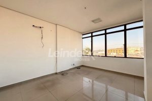 Sala para alugar com 45m², 1 vaga no bairro Floresta em Porto Alegre - Foto 7