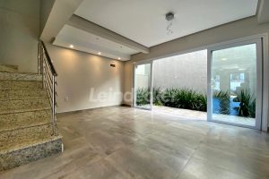 Casa para alugar com 180m², 3 dormitórios, 2 vagas no bairro São Geraldo em Porto Alegre - Foto 1