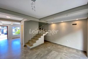 Casa para alugar com 180m², 3 dormitórios, 2 vagas no bairro São Geraldo em Porto Alegre - Foto 2