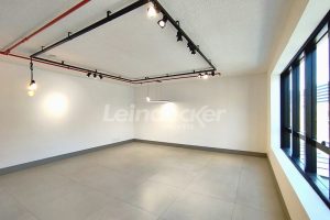 Sala para alugar com 48m², 1 vaga no bairro Floresta em Porto Alegre - Foto 2
