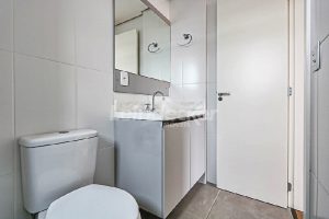 Apartamento para alugar com 90m², 3 dormitórios, 2 vagas no bairro Vila Ipiranga em Porto Alegre - Foto 11