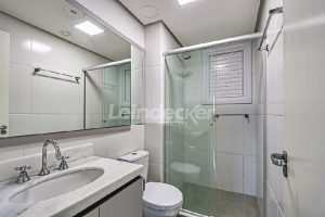 Apartamento para alugar com 90m², 3 dormitórios, 2 vagas no bairro Vila Ipiranga em Porto Alegre - Foto 13