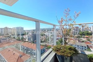 Apartamento para alugar com 90m², 3 dormitórios, 2 vagas no bairro Vila Ipiranga em Porto Alegre - Foto 17