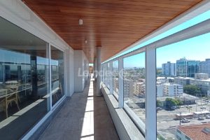 Apartamento para alugar com 90m², 3 dormitórios, 2 vagas no bairro Vila Ipiranga em Porto Alegre - Foto 18