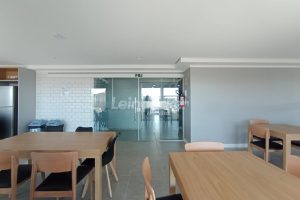 Apartamento para alugar com 90m², 3 dormitórios, 2 vagas no bairro Vila Ipiranga em Porto Alegre - Foto 24