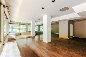 Loja para alugar com 244m², 1 vaga no bairro Independência em Porto Alegre - Foto 2