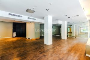 Loja para alugar com 244m², 1 vaga no bairro Independência em Porto Alegre - Foto 3