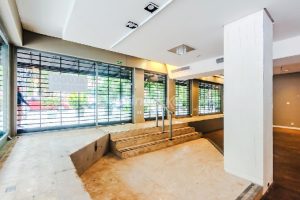 Loja para alugar com 244m², 1 vaga no bairro Independência em Porto Alegre - Foto 11