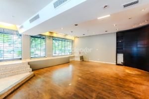 Loja para alugar com 244m², 1 vaga no bairro Independência em Porto Alegre - Foto 12