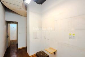 Loja para alugar com 244m², 1 vaga no bairro Independência em Porto Alegre - Foto 17