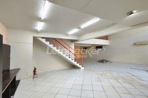 Loja para alugar com 280m², 1 vaga no bairro Partenon em Porto Alegre - Foto 3