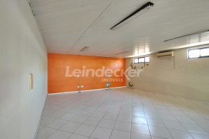 Loja para alugar com 280m², 1 vaga no bairro Partenon em Porto Alegre - Foto 11