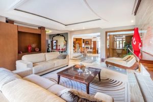 Casa para alugar com 580m², 5 dormitórios, 4 vagas no bairro Ipanema em Porto Alegre - Foto 1