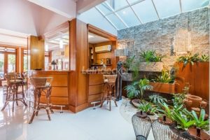 Casa para alugar com 580m², 5 dormitórios, 4 vagas no bairro Ipanema em Porto Alegre - Foto 8