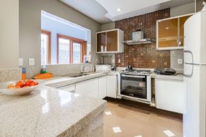 Casa para alugar com 580m², 5 dormitórios, 4 vagas no bairro Ipanema em Porto Alegre - Foto 9