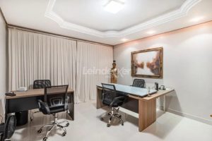 Casa para alugar com 580m², 5 dormitórios, 4 vagas no bairro Ipanema em Porto Alegre - Foto 11